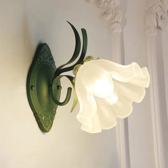 Sireli - Lámpara de Pared Flor de Lirio de los Valles con Iluminación Suave y Diseño Elegante