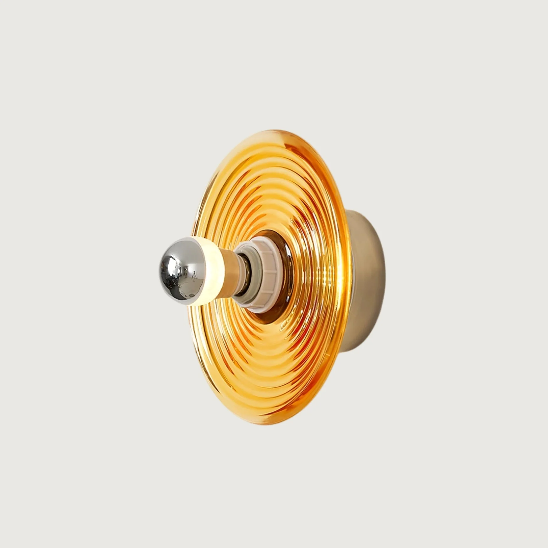 Wiron - Lámpara de Pared con Diseño Futurista y Luz LED – Acabado en Cromo y Vidrio Ámbar