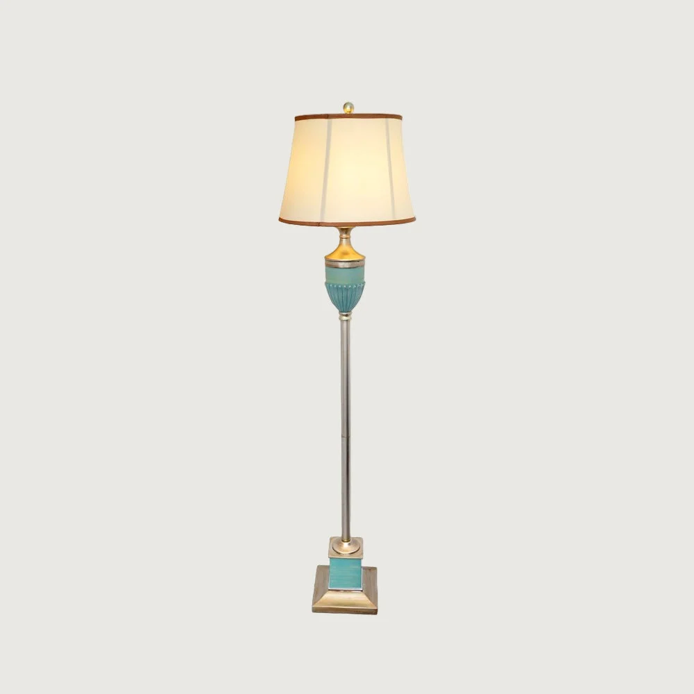 Devra - Lámpara de Pie Dorada con Base de Resina y Pantalla de Tela para Salón - Ideal para Decoración Moderna