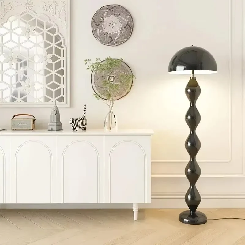 Rovik - Lámpara de Pie Escandinava Moderna con Diseño Minimalista y Luz LED