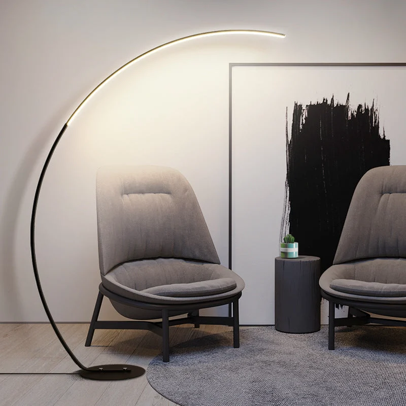 Quira - Lámpara de Pie Moderna de LED en Negro Mate con Luz Cálida y Eficiencia Energética