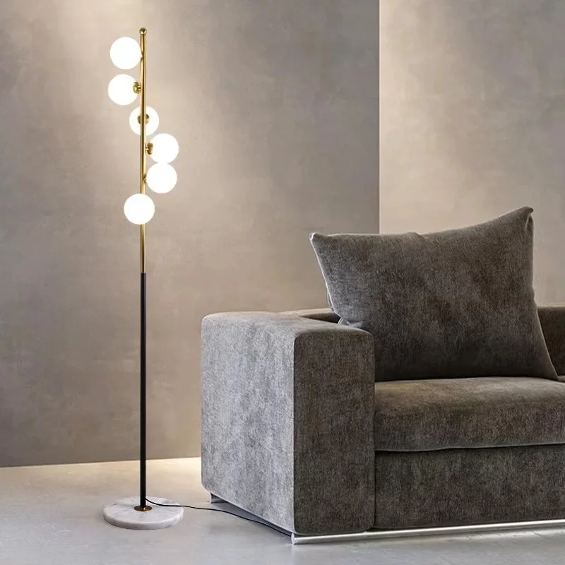 Ulver - Lámpara de Pie de Vidrio con Diseño Minimalista y Elegante – Ideal para Interiores Modernos