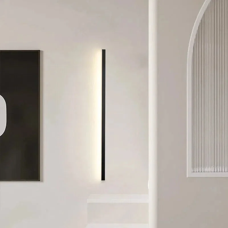 Aplique de pared lineal minimalista LED regulable de metal para salón