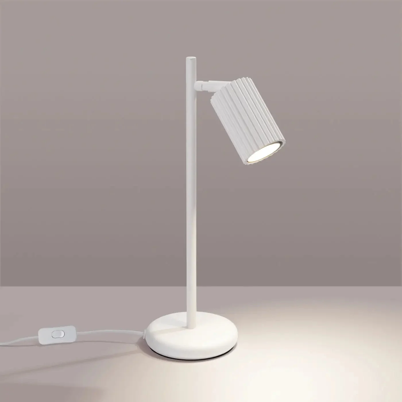 Lámpara de mesa blanca KARBON