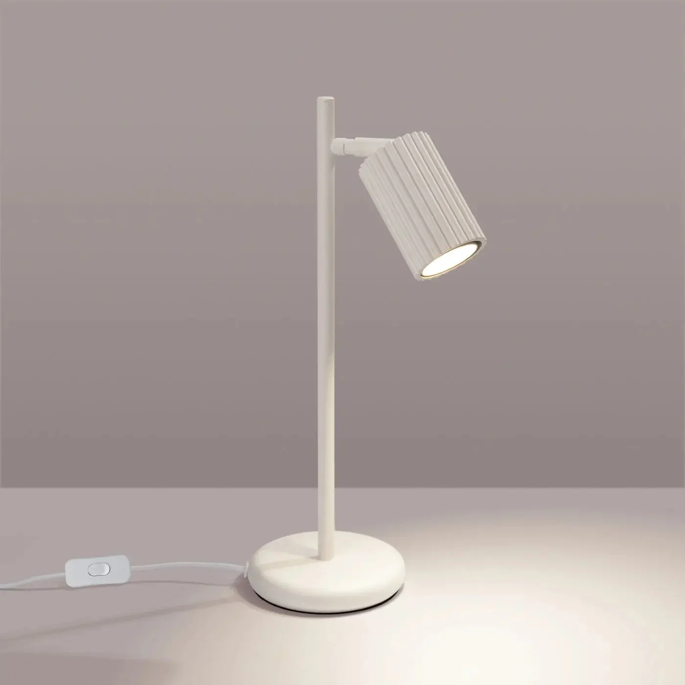 Lámpara de mesa beige KARBON