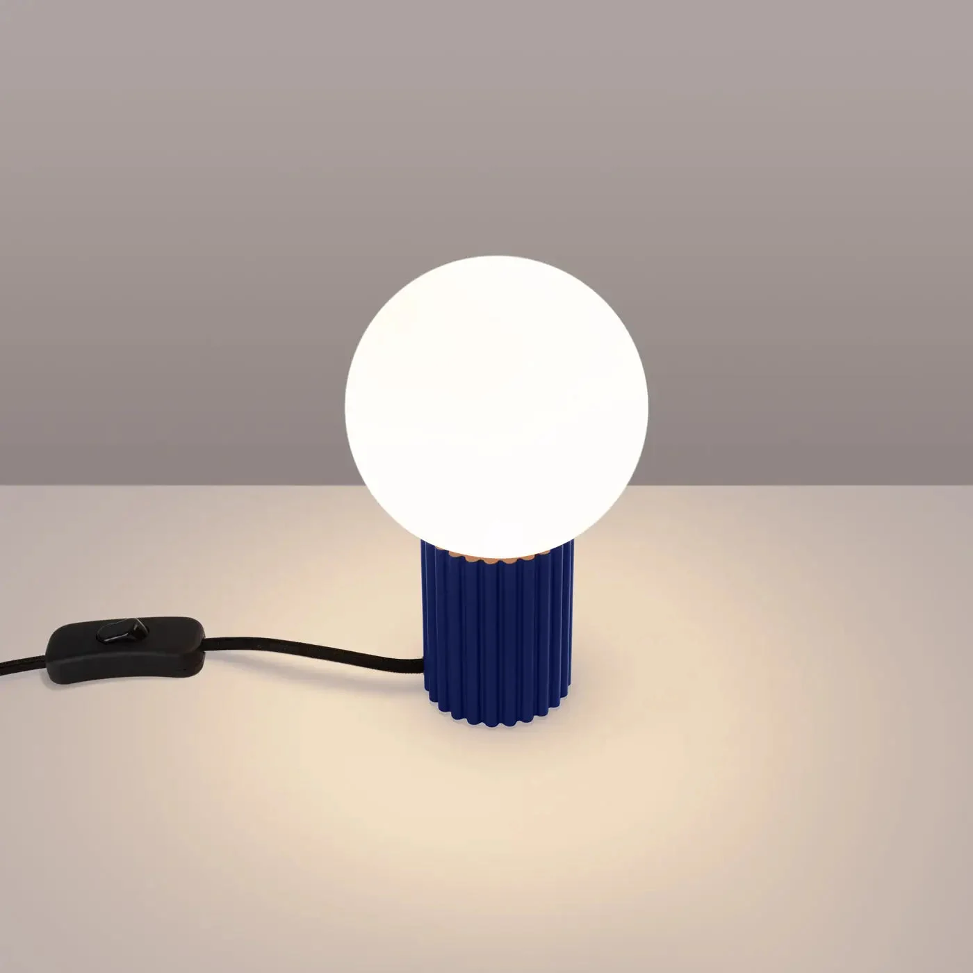 Lámpara de mesa HALO, ultramar