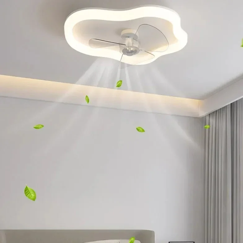 Plafon blanco estilo nórdico con ventilador