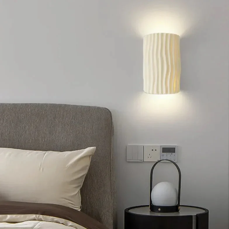 Lámpara Moderna de Pared con Diseño de Olas en Color Crema