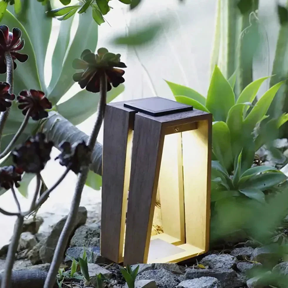 Lámpara de pie exterior solar de metal negro para terraza con diseño moderno