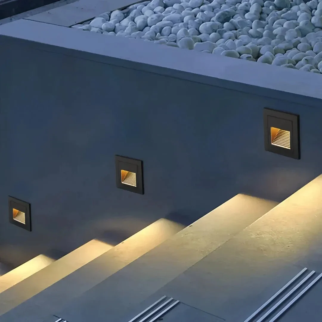 Aplique empotrable exterior moderno de metal con LED sensor de movimiento IP65 para escaleras