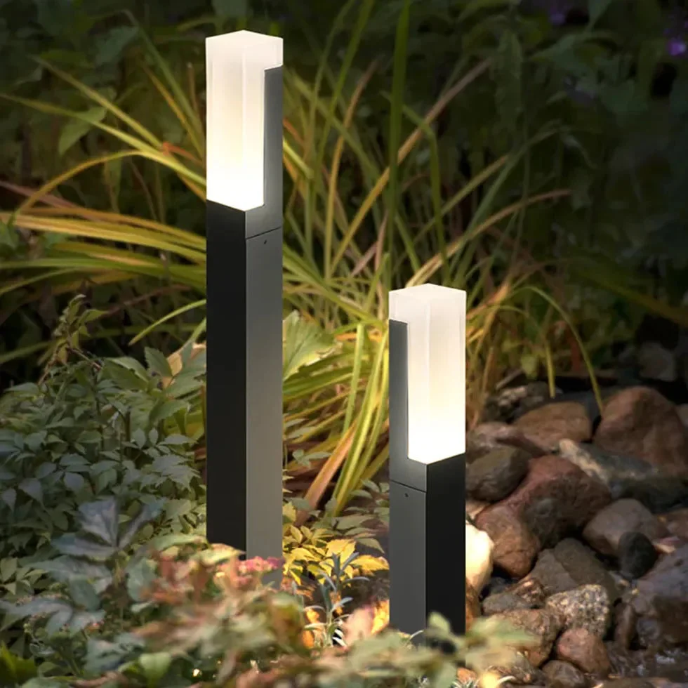 Baliza solar exterior LED de aluminio negra IP65 moderna para jardín
