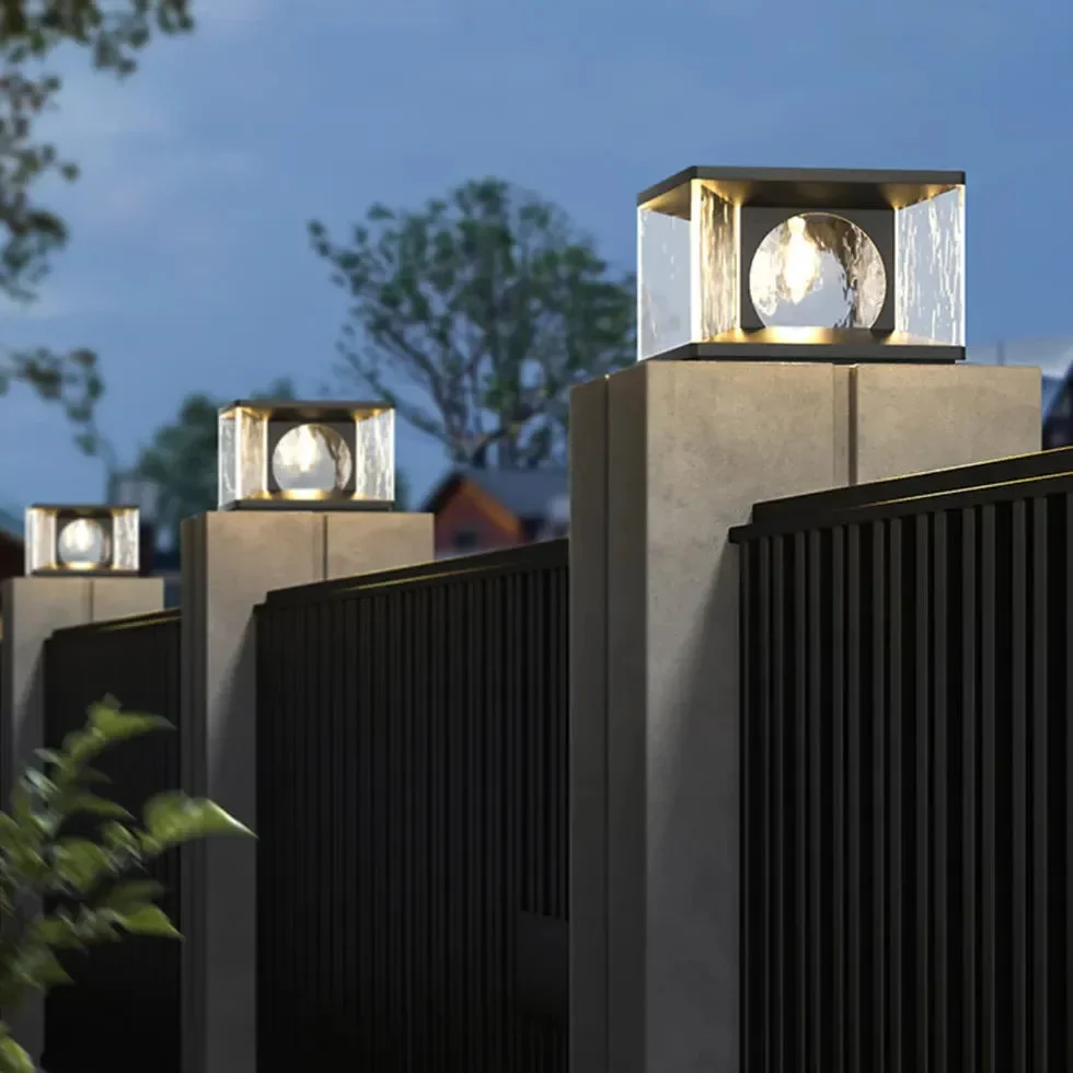 Sobremuro exterior solar de diseño en vidrio IP65 para jardín